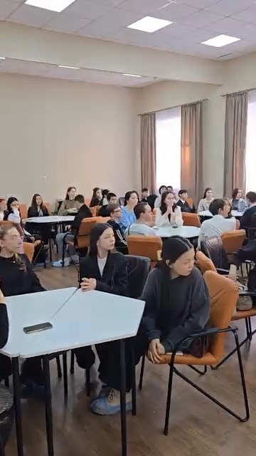 Бүгін біздің орталықта үлкен жеңілдетілген пікірталас өтті