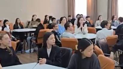 Бүгін біздің орталықта үлкен жеңілдетілген пікірталас өтті