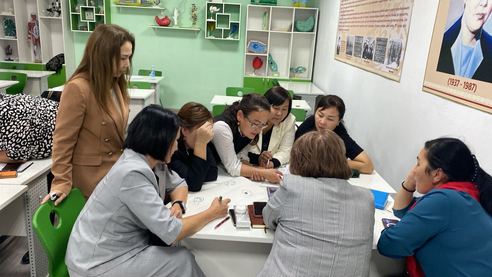 «Эмоционалды интеллектті дамыту арқылы кәсіби және эмоционалдық күйюдің алдын алу, оқу үдерісіндегі қақтығыстар»